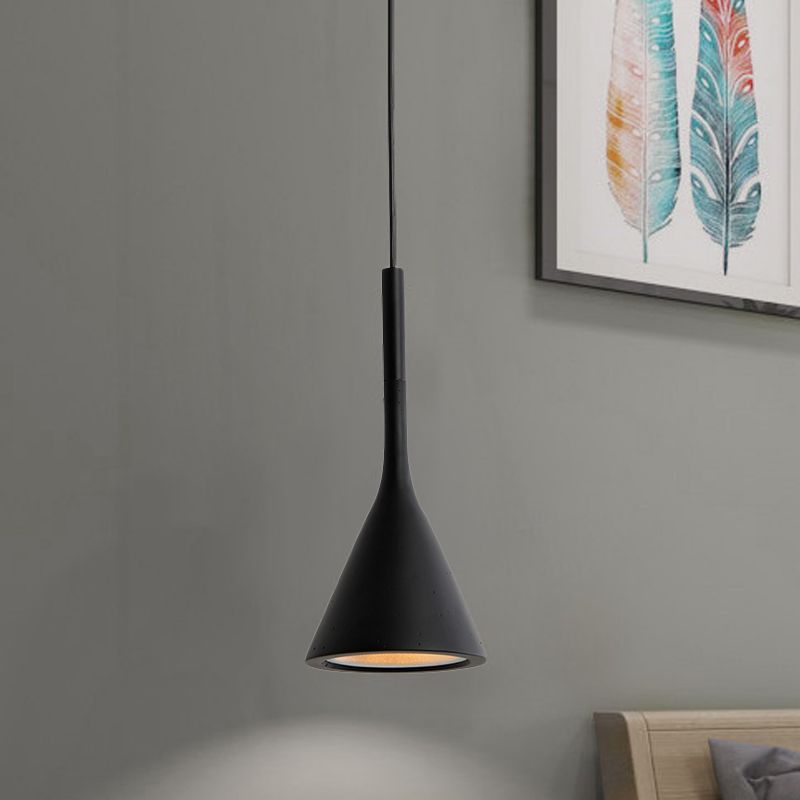 Bar de cuisine en forme d'entonnoir Pendant le pendentif en aluminium 1 ampoule Nordic Style suspendue plafond plafond en rouge / blanc / noir