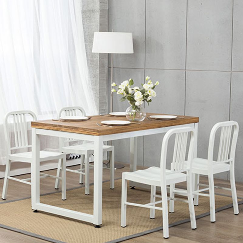 Chaise de salle à manger industrielle Windsor Back Side Atty avec des jambes en métal pour un usage domestique