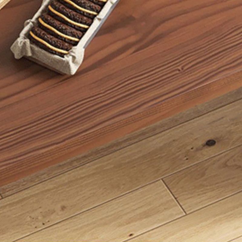 Mesa de comedor de madera sólida
