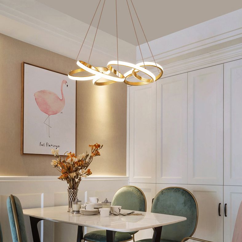 Lámpara de colgación LED lineal dorada en una lámpara de aluminio moderna ajustable con sombra acrílica