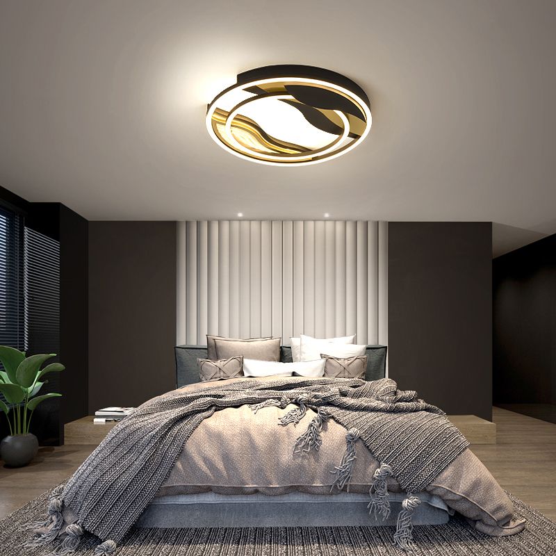 Black-Gold Loop Flush Mount Lamp Postmodern LED Metal Flushmount Lighting for Bedroom