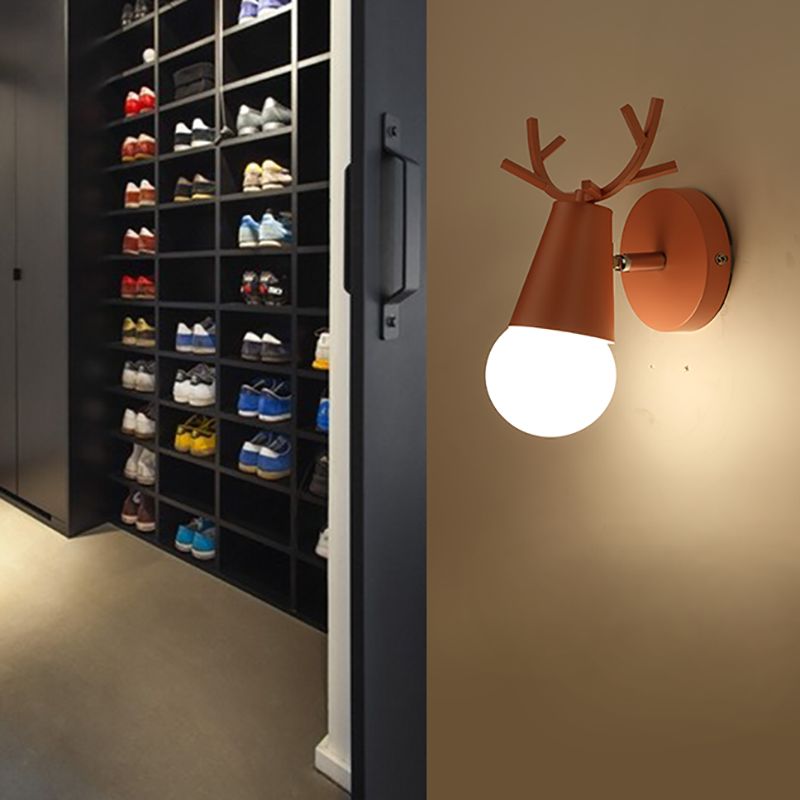 Modern Style Unique Shape Wall Sconce Metal 1 Light Wall Light for Bedroom