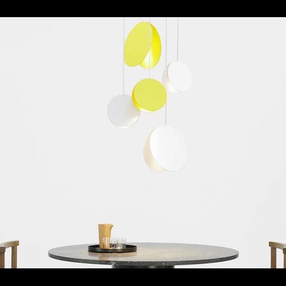 Lámpara colgante de metal redonda creativa Bulbo individual Post-Modern Style Lighting Fixture para pasillo del pasillo