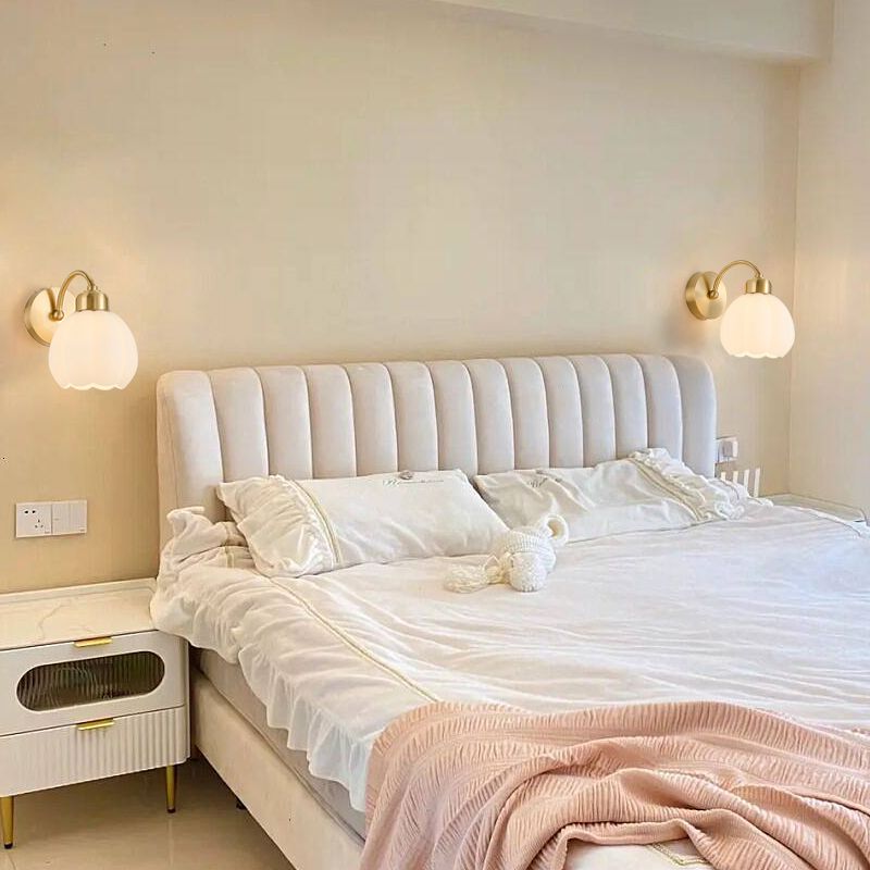 Dome Shape Glass Vanity Light Modern Style 1 Light Vanity Light Fixture in Gold