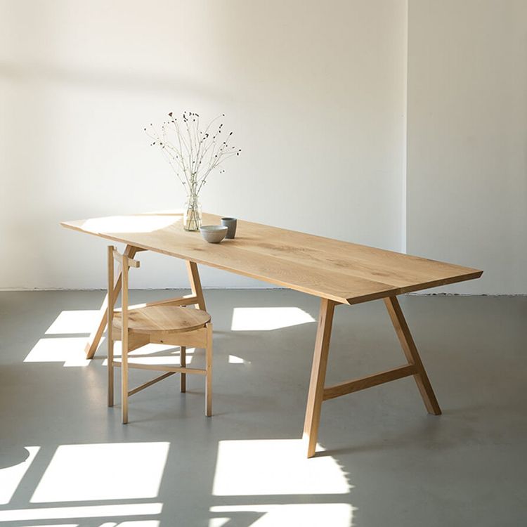 Tavolo da pranzo moderno in legno massiccio di pino rettangolo in natura con doppio piedistallo