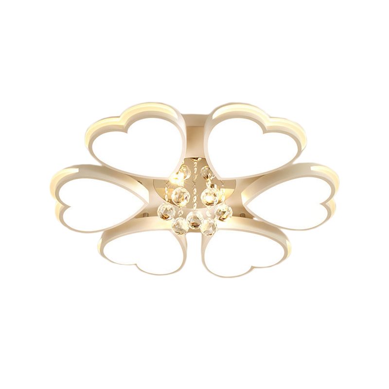 Acryl Herz Flush Mount Light Modern 6 Bulben Living Room Flushmount in Weiß mit Crystal Ball