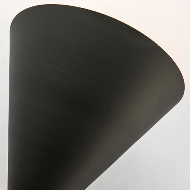 2-Light Contemporary Black Unique Shape Metal Bathroom Vanity Light