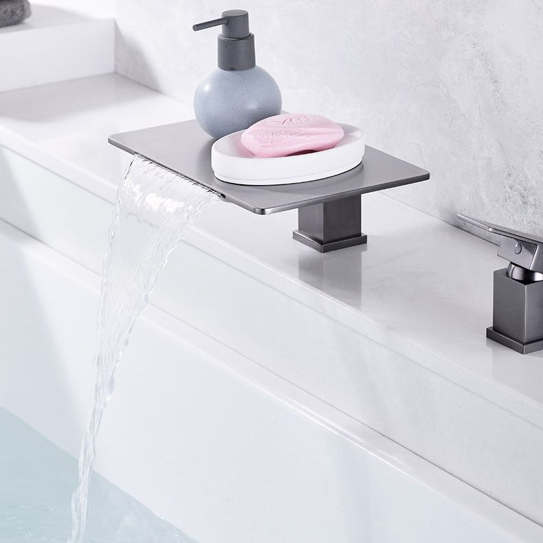 Modern Deck Mounted Metal Freestanding Tub Filler Waterfall Freestanding Faucet