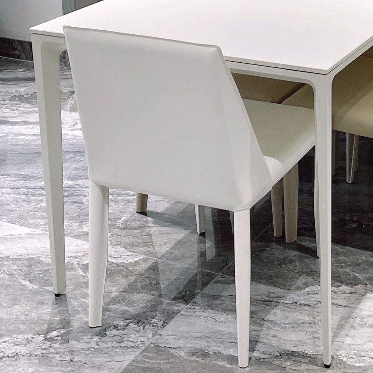 Table à manger en pierre fritrée moderne