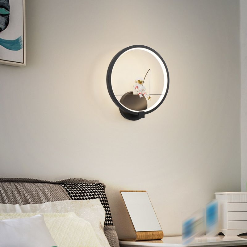 Modern Style Wall Light Fixture Creative Astronaut Wall Light Sconce for Bedroom