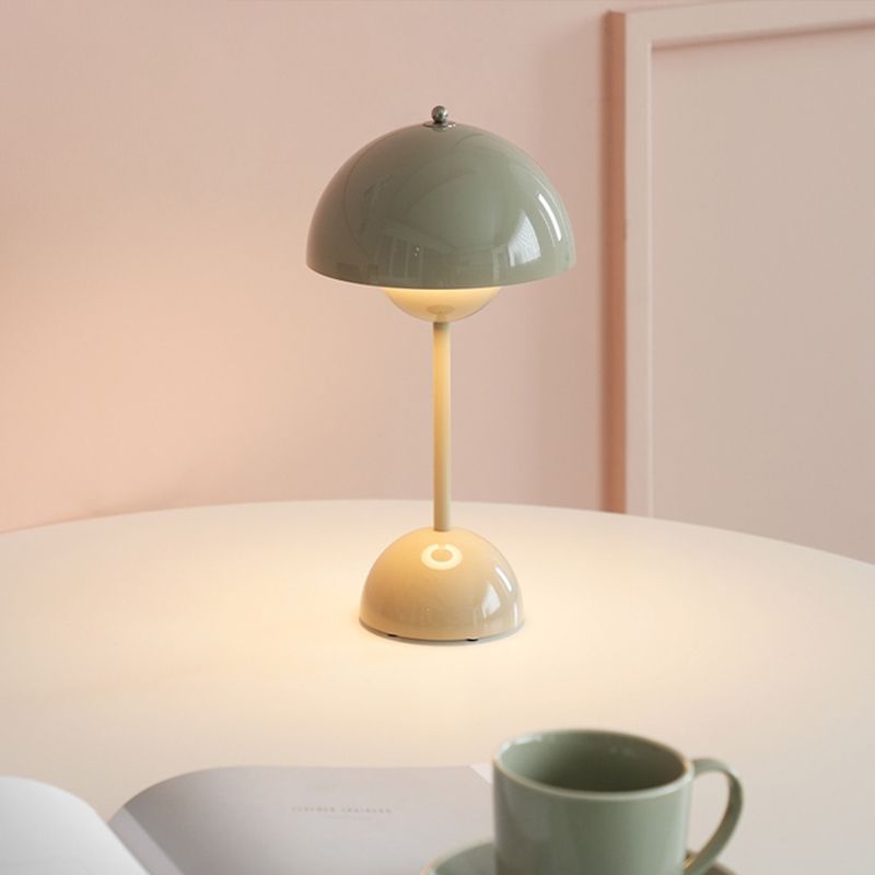 Nordic Style Metal Table Lamp Colorful Bud Shape Desk Lamp for Bedroom