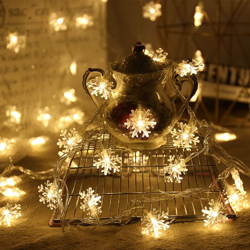 Modern Romantic LED Christmas Lamp Plastic Decorative Lights for Exterior Spaces