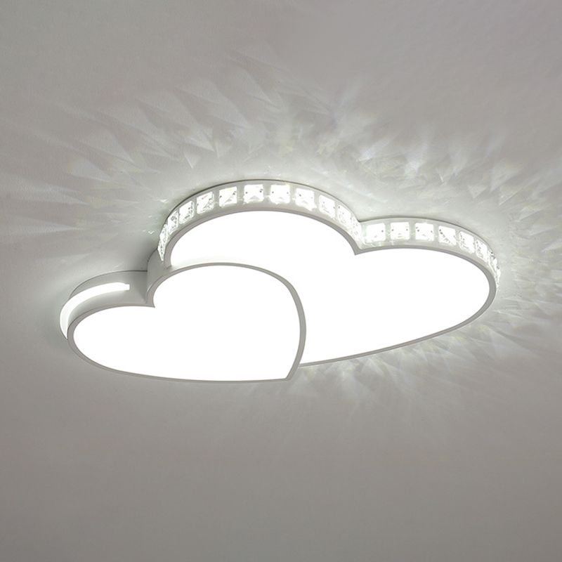 Witte LED-plafondlamp in moderne luxestijl, hartvormige inbouw met acrylkap