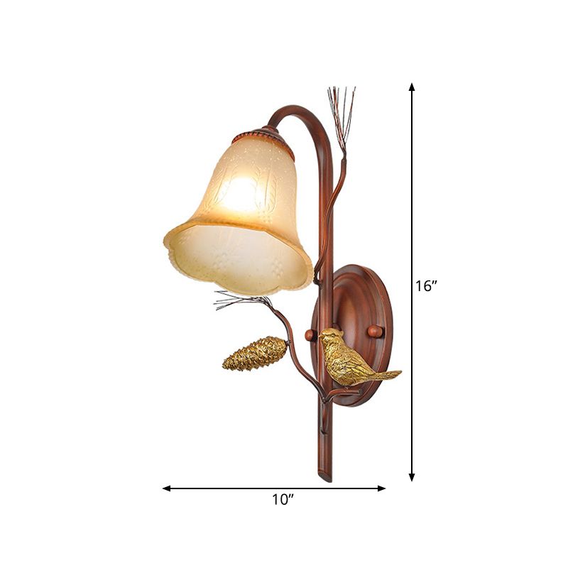 Bell Amber Glass Wall Lampy Style Country Style 1/2-Light Living Room Mur Murce Fixture avec accent d'oiseau en cuivre