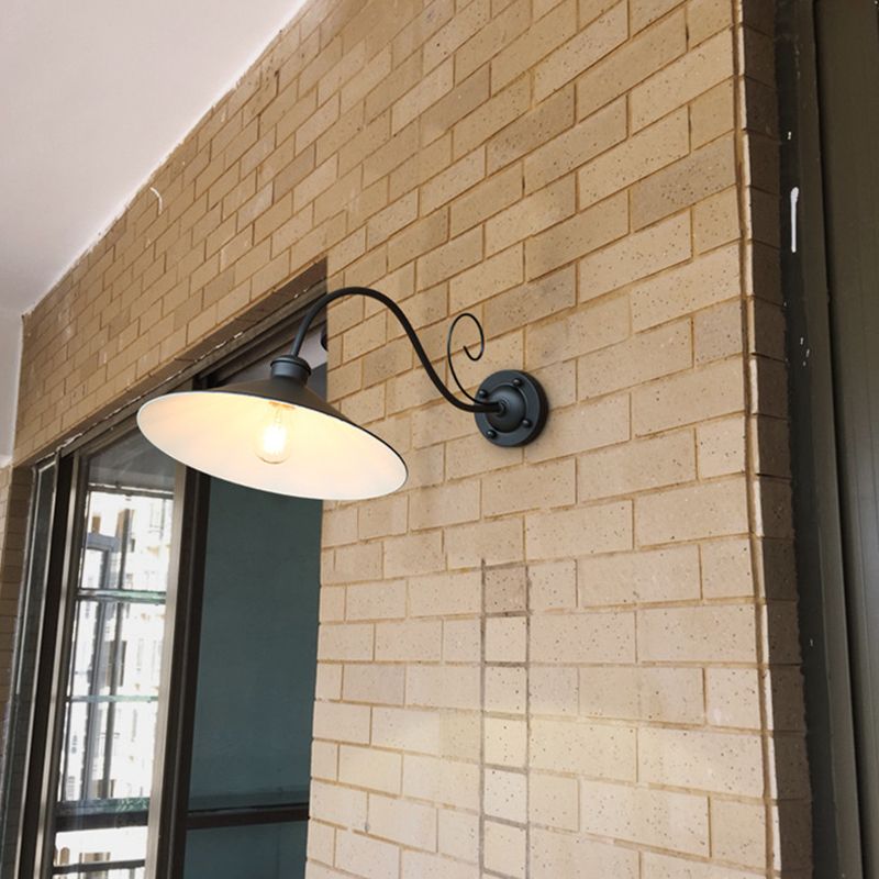 Industrielle Vintage -Wandleuchte -Leuchten im Freien mit Schmiedeeiseisen -Wand montiertes Licht