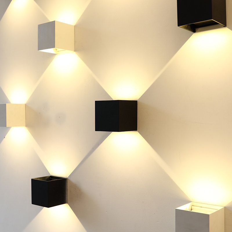 Square Shape Wall Lamp Modern Style Metal 2 Lights Sconce Lamp in Black/White