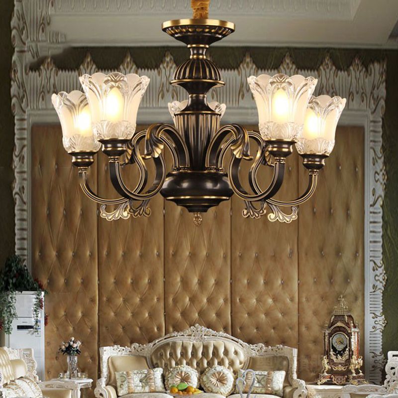 Metal Starburst Pendant Lighting Traditional 5 lumières Room de salle à manger Chandelier en noir et or avec une teinte en verre givré de fleur