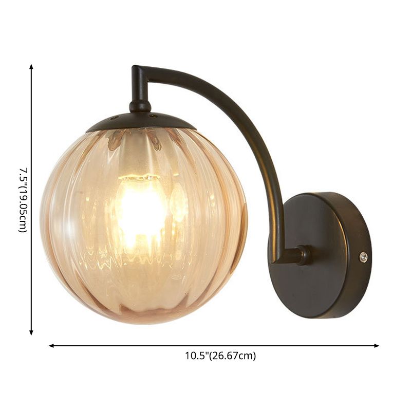 Luce da parete globo in vetro a 1 luce Nordic Luce da letto 7,5 "H Apparecchio di illuminazione con braccio in metallo ad arco
