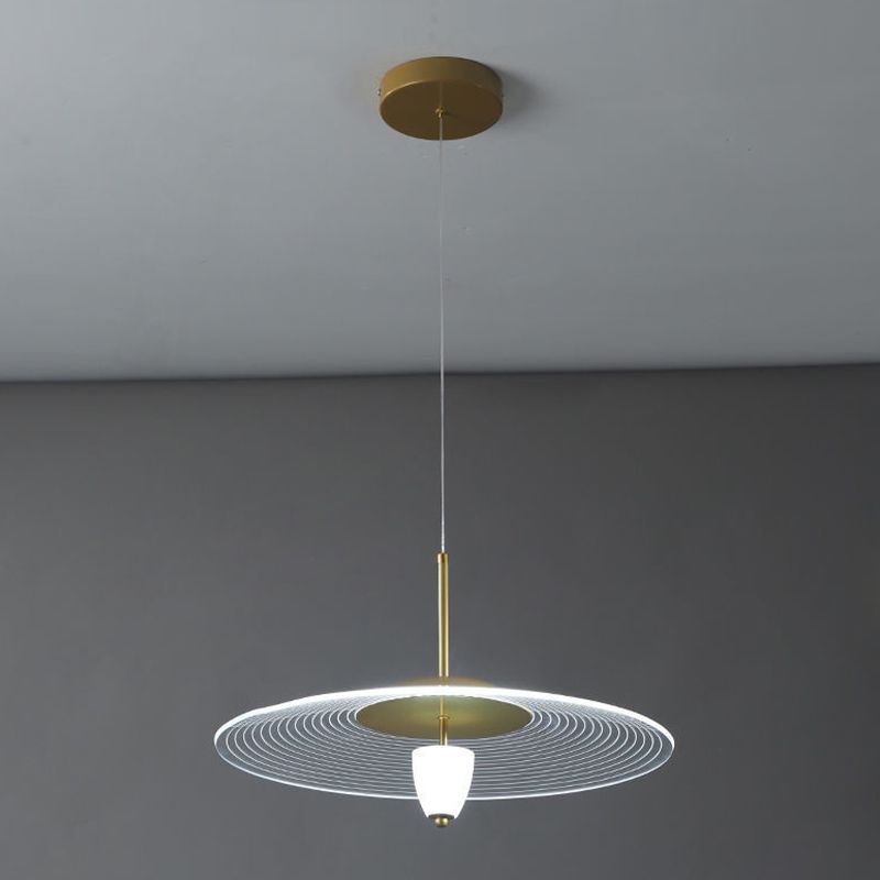 Soucoun volant à LED suspension de lampe suspendue minimaliste avec une teinte acrylique pour la salle à manger