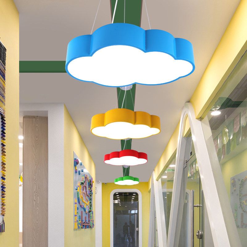 Cloud corridore a sospensione a sospensione del macaron a pendente acrilico illuminazione in rosso/giallo/verde, larghezza 20,5 "/24,5"