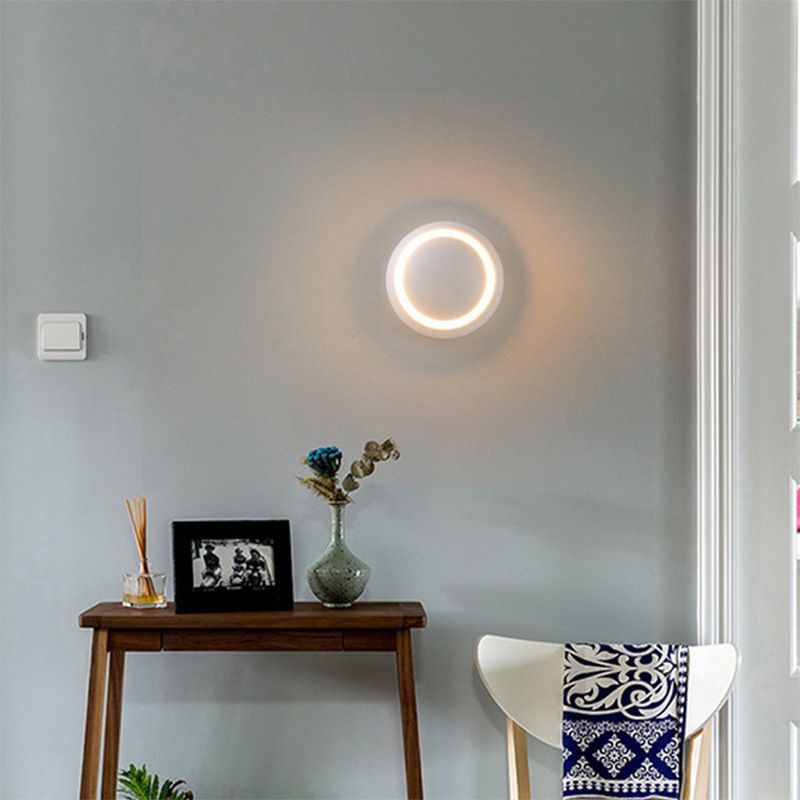 Round Disc Shape Wall Lamp Modern Style Acrylic 1 Light Sconce in White