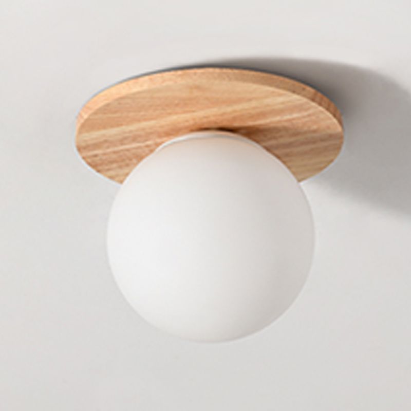 Plafonnier globe en bois à montage encastré concis et moderne avec abat-jour en verre blanc