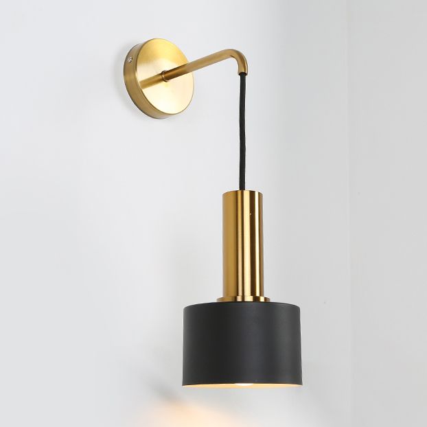 Postmodern Metal Wall Sconce 1 Blub Golden Wall Mounted Light Fixture for Bedroom