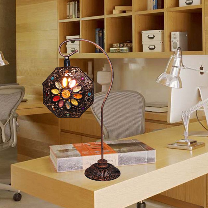 Lámpara de bronce de vidrieras Octágono Octágono Single-Bulb Bohemia Luz de mesa con brazo de cuello de cisne
