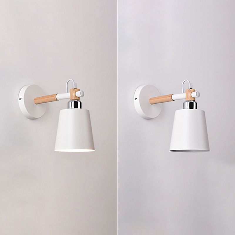 Lámpara de pared de macaron de hierro forjado en estilo de pared de domo de madera de estilo artístico moderno para espacios interiores