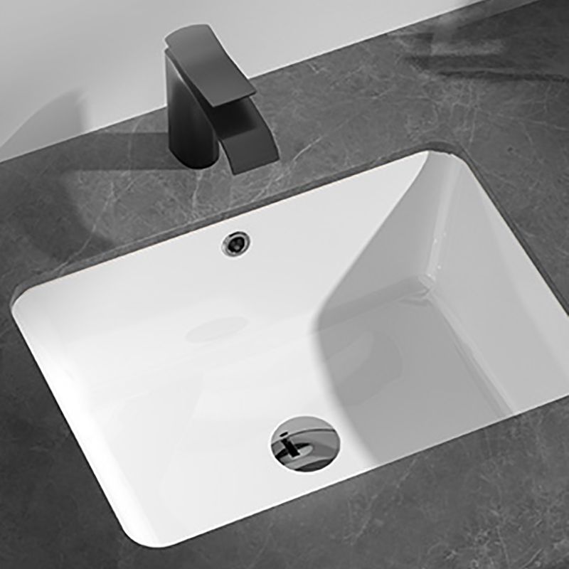 Modern Style Bathroom Sink Overflow Hole Design Undermount Ceramic Bathroom Sink