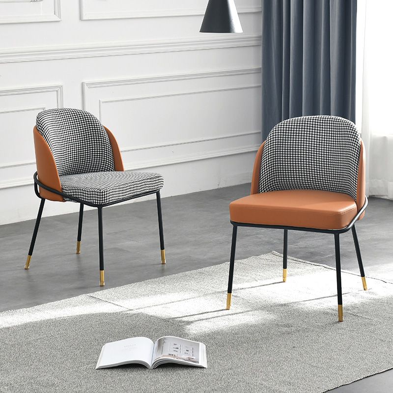 Sillas de comedor nórdicas Sillón Parsons para cocina con patas de metal