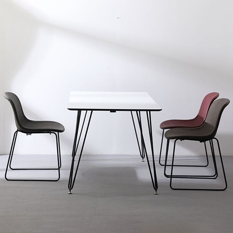 Silla lateral de estilo industrial Juego de silla lateral de comedor con patas de metal