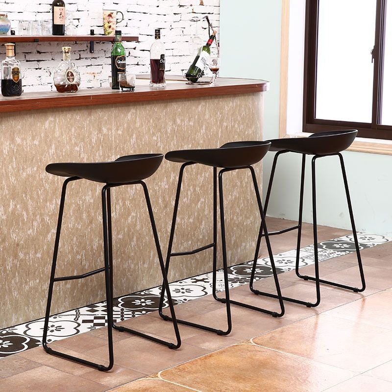 Modern Style Metal Low Back and Strap Pedal Bar Stool 30-inch Coffee Shop Bar Stool