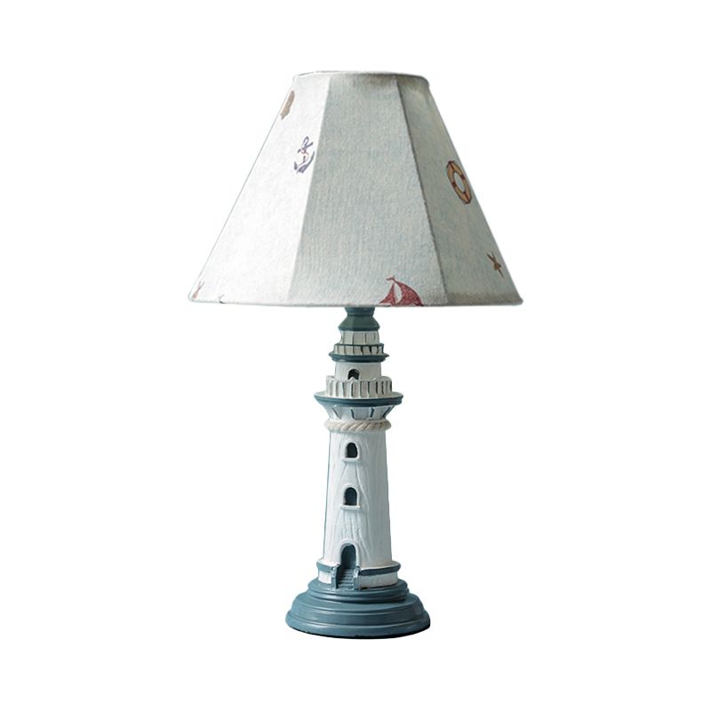 Lampada da tavolo per cameretta con luce notturna affusolata mediterranea in tessuto a 1 lampadina con motivo a torre/barca/striscia e base a faro