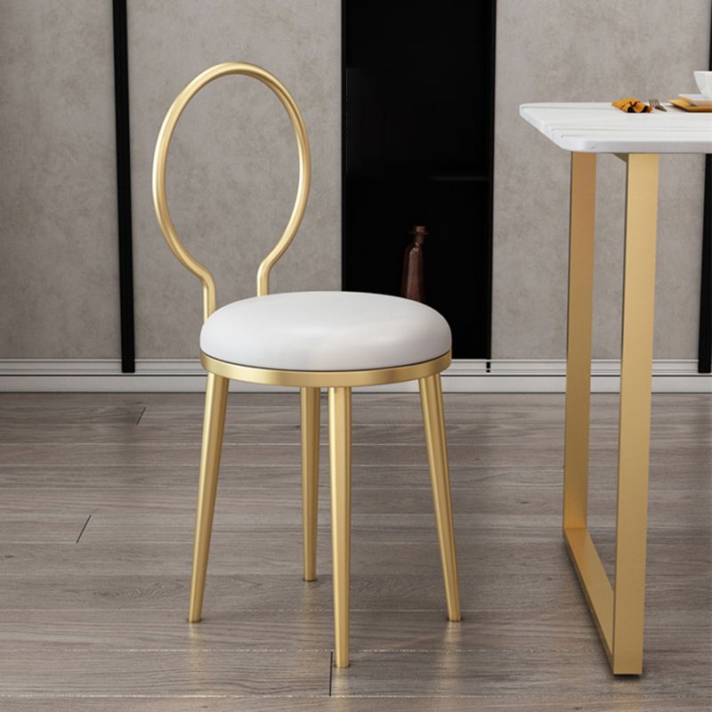 Silla de comedor de metal Glam, silla lateral de comedor con respaldo abierto sin brazos para uso doméstico
