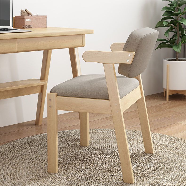 Chaise de bras intérieur scandinave rembourré en bois ouvert à l'arrière-salle à manger