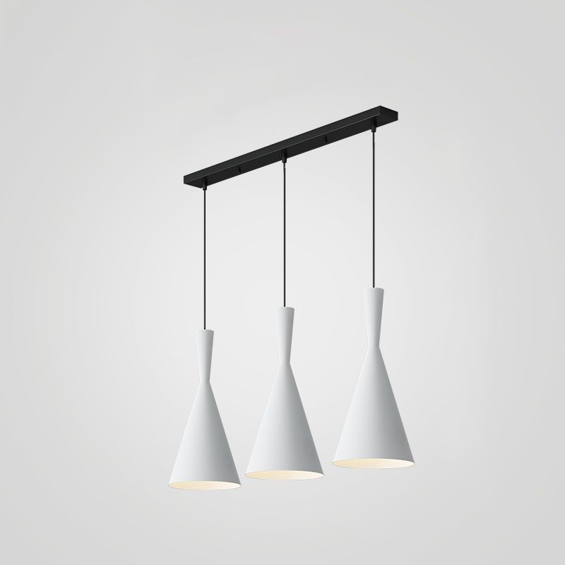 Forme de cône en métal Lumières suspendues modernes style 3 lumières suspendues à la chambre à coucher
