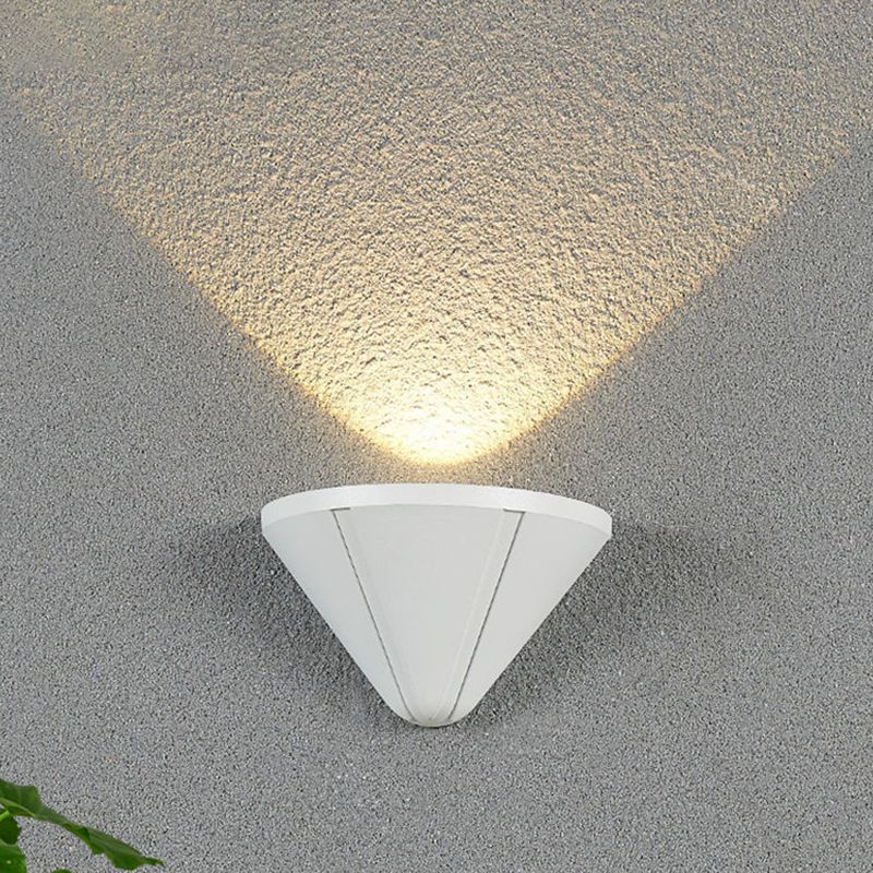 Triangle Shape Wall Lamp Modern Style Metal 1 Light Wall Light in Black/White