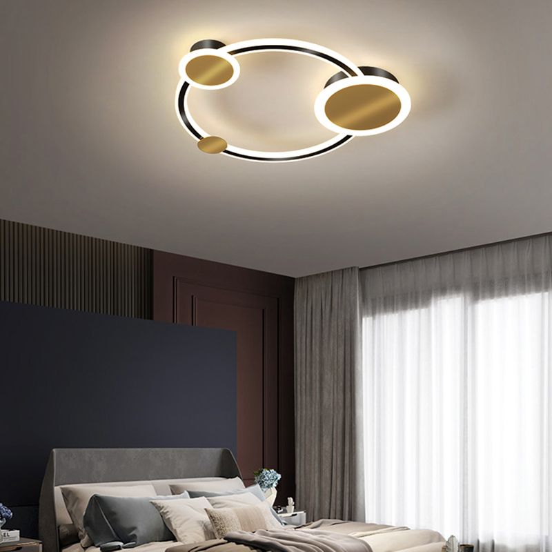 Schlaufenförmige Acryl-Unterputzleuchte Simplicity LED-Deckenleuchte mit Gold-Finish für Schlafzimmer