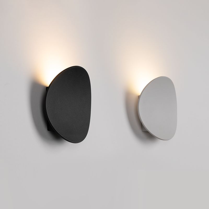 Round Shape Metal Wall Sconce Modern Style 1-Light Wall Mounted Light for Bedroom
