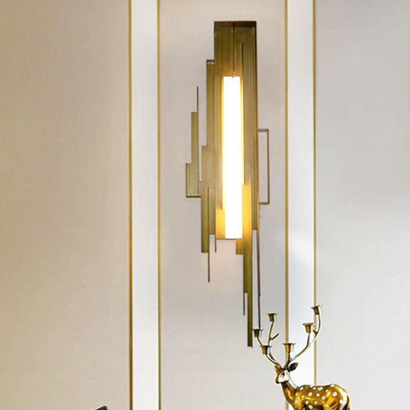 1 Bulb Irregular Shape Sconce Lamp Tradition Metal Wall Lighting Fixture in Brass/Gold with Tip toward Left/Right