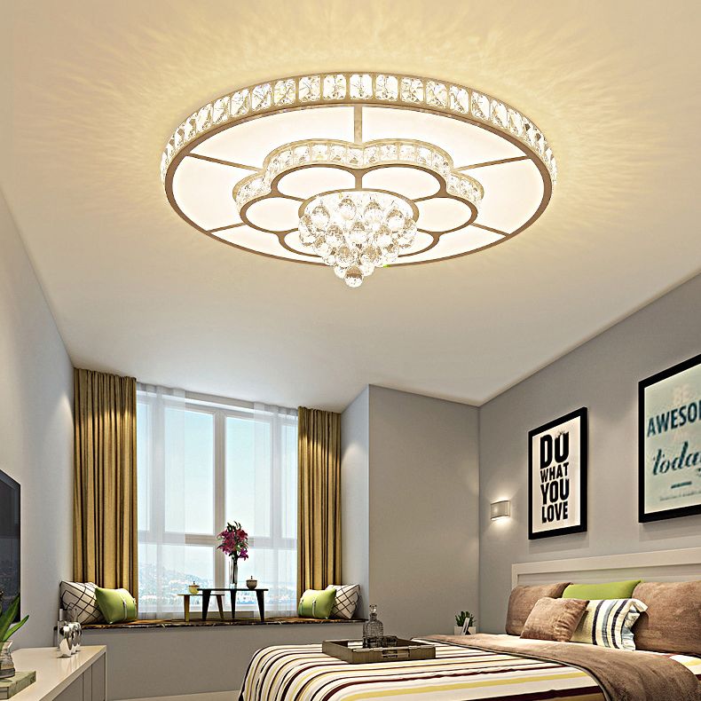 Minimalist Round Flush Ceiling Light Crystal Sitting Room LED Flush Mount Fixture in White