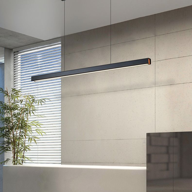 Minimalisme moderne Black Linear Island Pending Lighting LED Metal Island Island Light pour table à manger