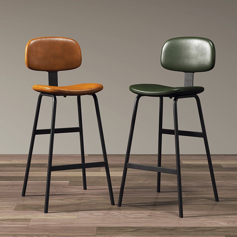 Barhocker im modernen Stil, Metallbeine, Eimer-Ledersitz, Barhocker für die Restaurantküche