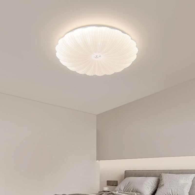 Round Shape Metal Flush Light Modern Style 1 Light Flush Mount Ceiling Lights in White