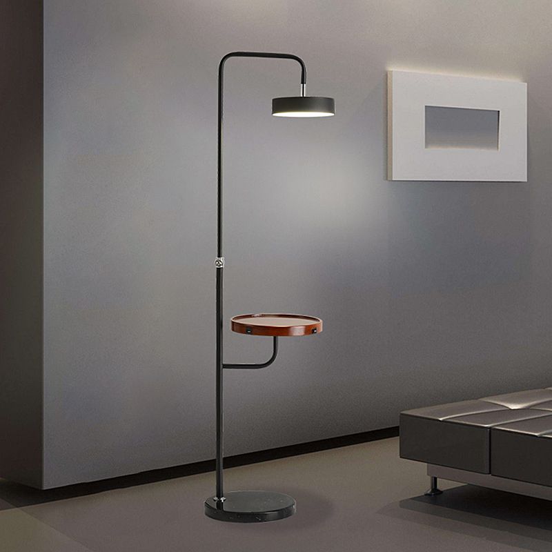 Runde Metallbodentischbeleuchtung minimalistische LED Weiße/schwarze Standardlampe mit abgewinkeltem Arm für Schlafzimmer