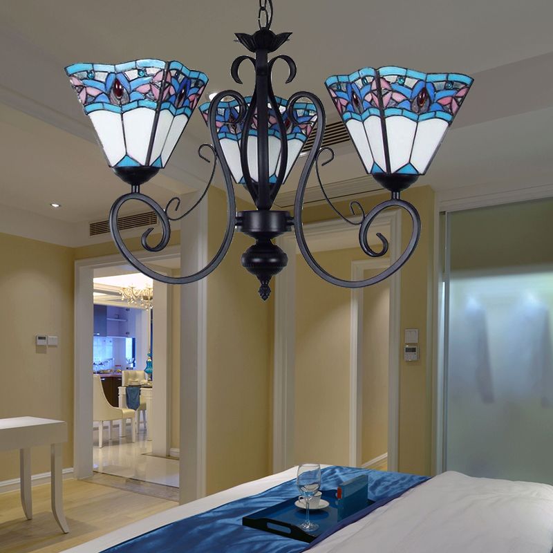 Piramide illuminazione sospesa con catena metallica 3 luci macchiate di vetro in vetro in blu