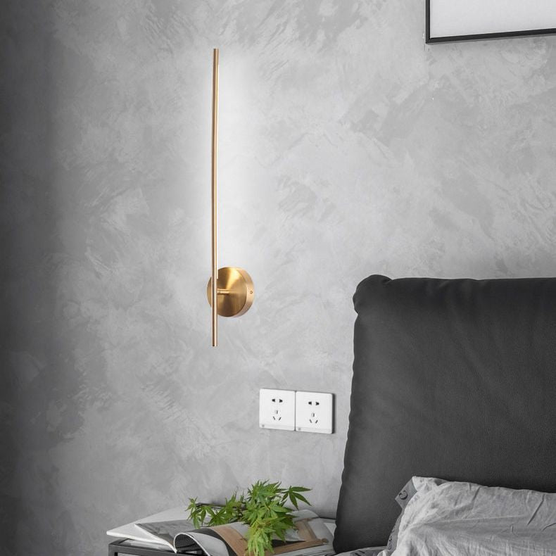 Lámpara de pared lineal de cobre dorada. Lámpara de apliques contemporánea para sala de estar