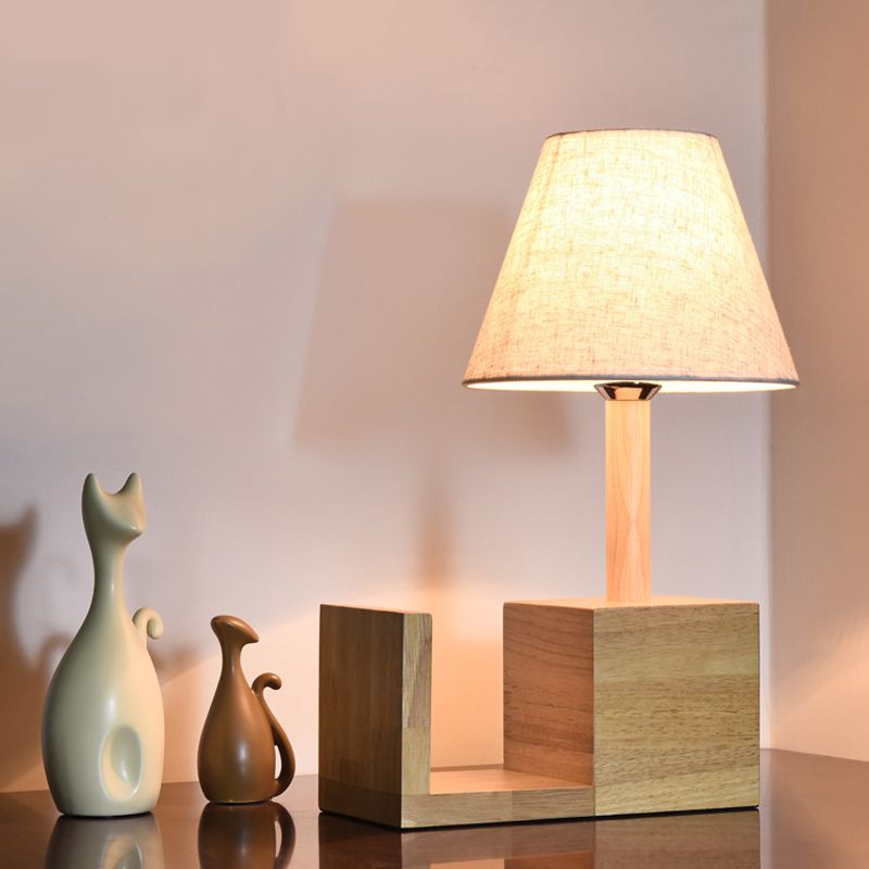 Table de tissu d'ombrage d'empire moderne 1 lampe de chevet de bulbe avec conception de la bibliothèque en beige