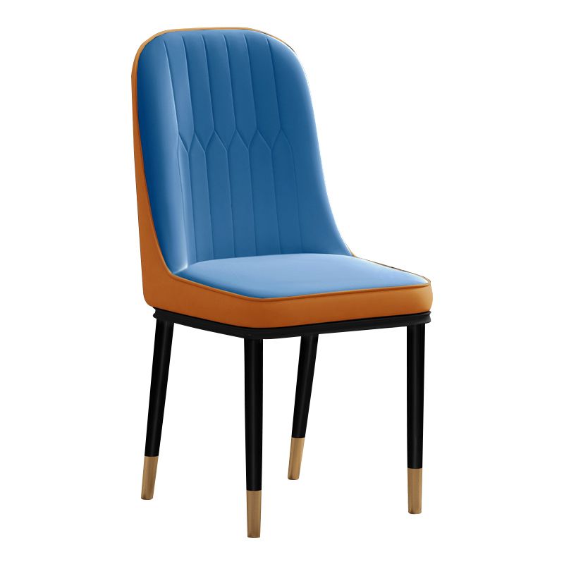 Silla de comedor de estilo escandinavo, silla acolchada con respaldo sólido de comedor de metal